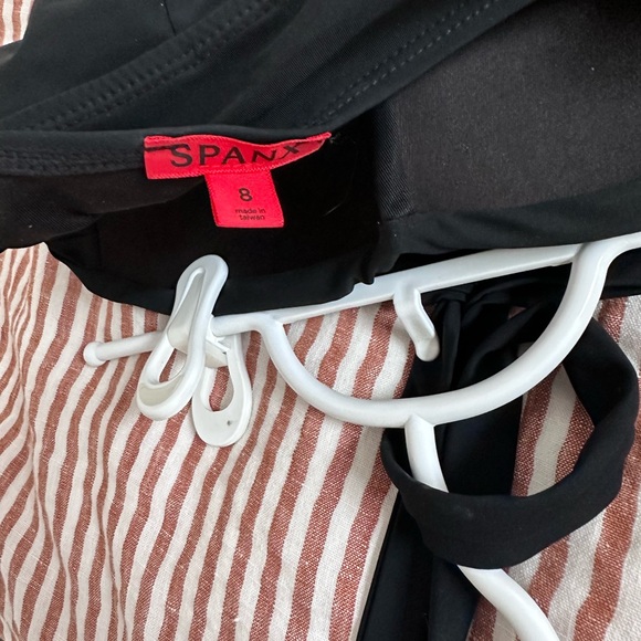 Spanx Swim - Halter One Piece Swimsuit with adjustable ruching, size 8 - Picture 3 of 4